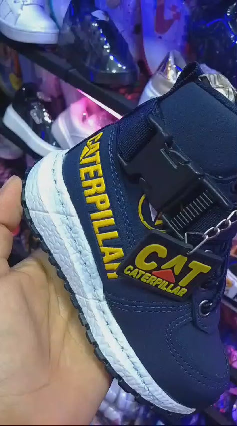 Inspira su valentía y fomenta su espíritu aventurero con las Botas Caterpillar para Niños.
