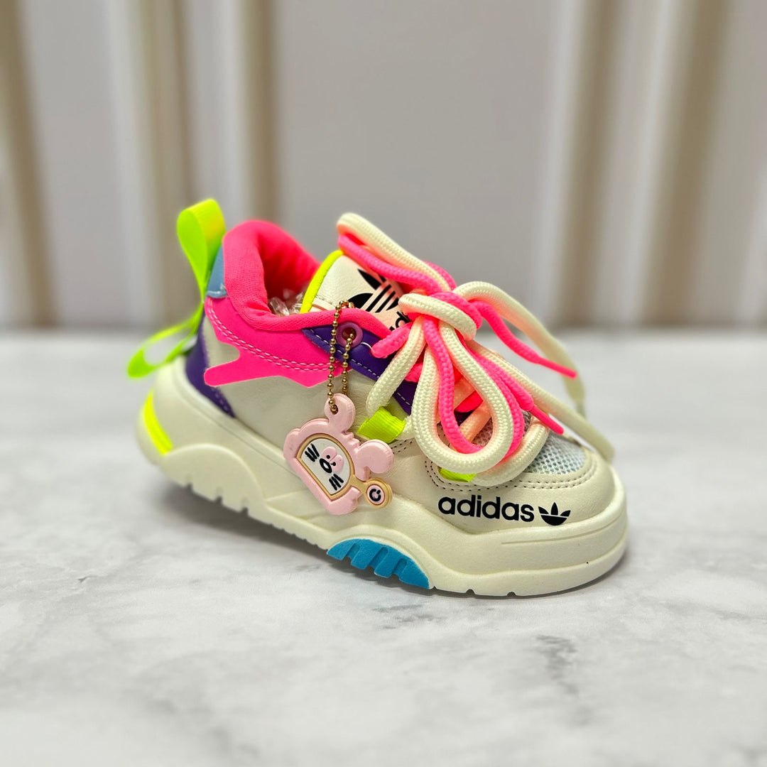 Ilumina su camino y cuida sus pies con los Tenis de luz LED y soporte óptimo para niñas activas. 😍Jamás olvidaras su cara de felicidad y agradecimiento.😍