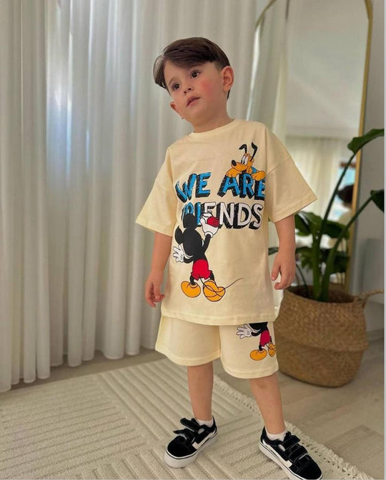Haz que su infancia brille con estilo: Conjuntos únicos para pequeños llenos de personalidad.