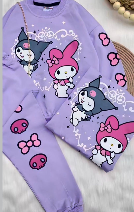 Comodidad total, estilo único y la magia de Kuromi... ¡Todo en un solo conjunto para tu peque!