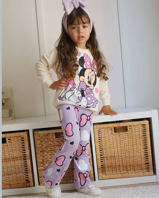 Haz que cada día de tu peque sea mágica con Mickey, Daisy y Kuromi en su outfit. Una vez que los tenga puestos todos notaran cuando llegue.