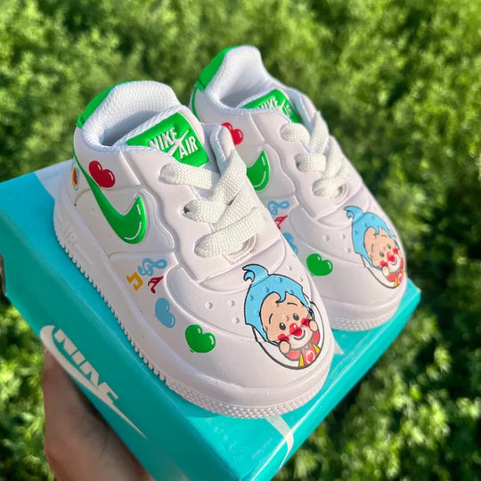 Convierte cada paso de tu PEQUE en una sonrisa con los únicos tenis que despiertan alegría y roban miradas
