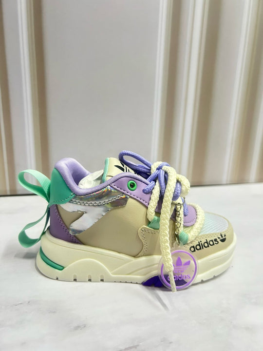 Ilumina su camino y cuida sus pies con los Tenis de luz LED y soporte óptimo para niñas activas. 😍Jamás olvidaras su cara de felicidad y agradecimiento.😍