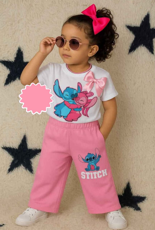 Tu niña, estilo icónico sin esfuerzo: confort premium con Mickey listo para cualquier plan.